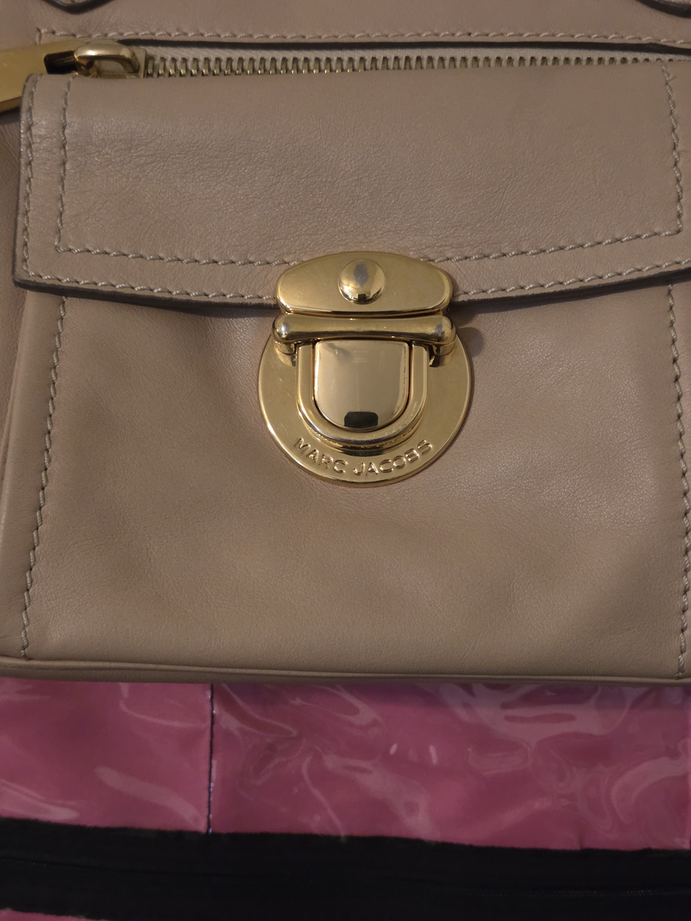 Marc Jacobs Neutral Beige Leather Satchel Handbag with Gold Hardware - Picture 6 of 8